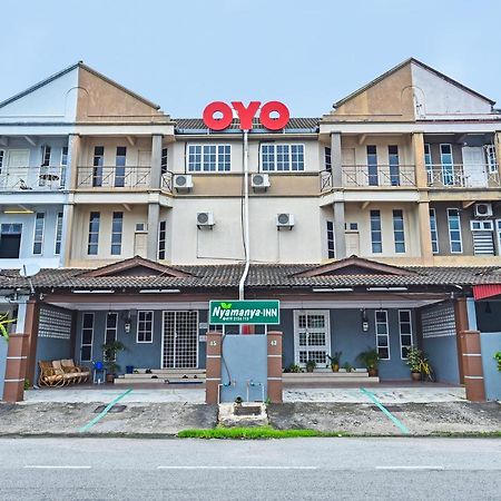 Oyo 90363 Nyamanya Inn Kuantan Bagian luar foto