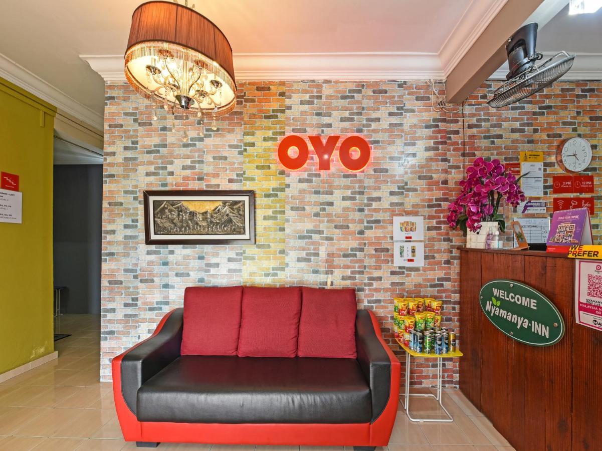 Oyo 90363 Nyamanya Inn Kuantan Bagian luar foto