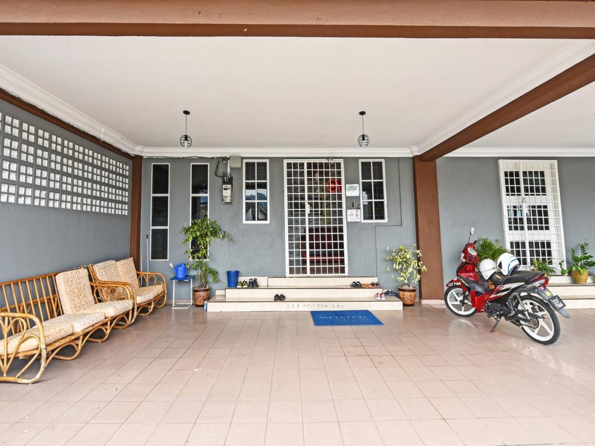 Oyo 90363 Nyamanya Inn Kuantan Bagian luar foto