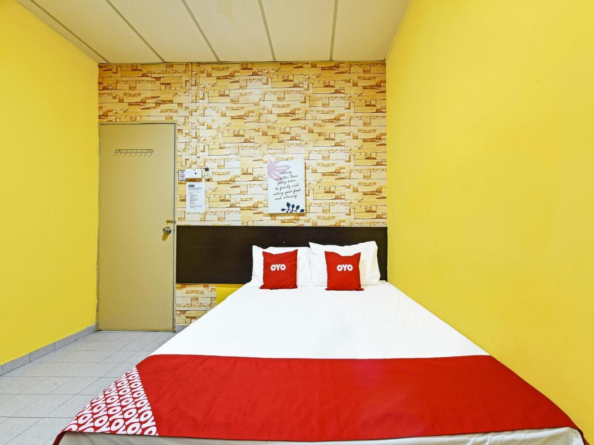 Oyo 90363 Nyamanya Inn Kuantan Bagian luar foto